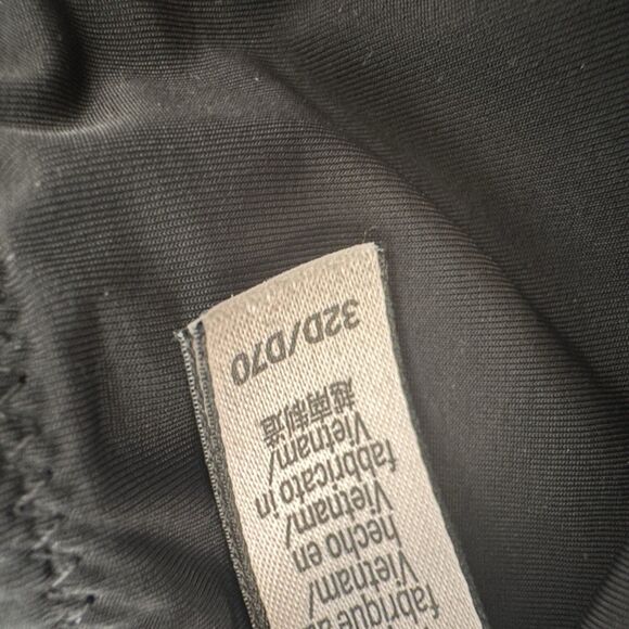 Victoria’s Secret Wireless Bra Size 32D Black Lightly Lined TShirt Logo Straps - Picture 5 of 6